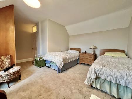 3 bedroom Detached house for sale in Hill Avenue, Grantham, NG31