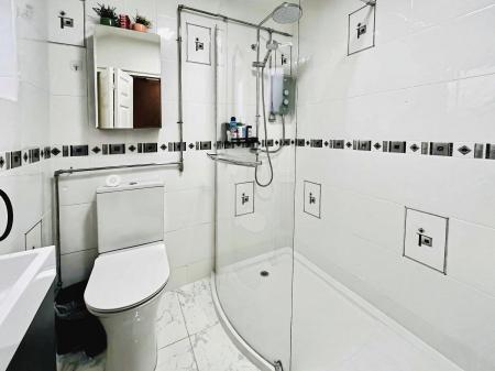 3 bedroom Semi-detached house for sale in Tennyson Avenue, Grantham, NG31