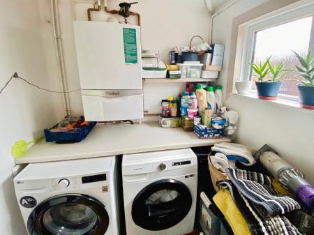 3 bedroom Semi-detached house for sale in Tennyson Avenue, Grantham, NG31