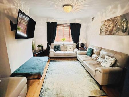 3 bedroom Semi-detached house for sale in Tennyson Avenue, Grantham, NG31