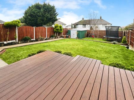 3 bedroom Semi-detached house for sale in Tennyson Avenue, Grantham, NG31