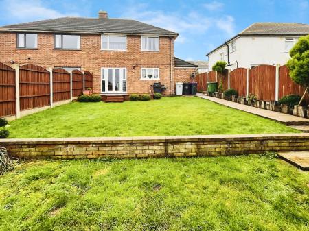 3 bedroom Semi-detached house for sale in Tennyson Avenue, Grantham, NG31