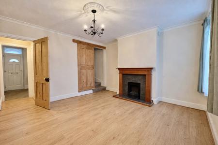 2 bedroom End of terrace house for sale in Dudley Road, Grantham, NG31