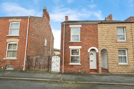 2 bedroom End of terrace house for sale in Dudley Road, Grantham, NG31