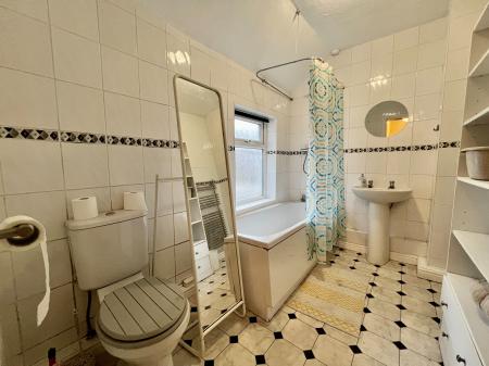 2 bedroom End of terrace house for sale in Dudley Road, Grantham, NG31