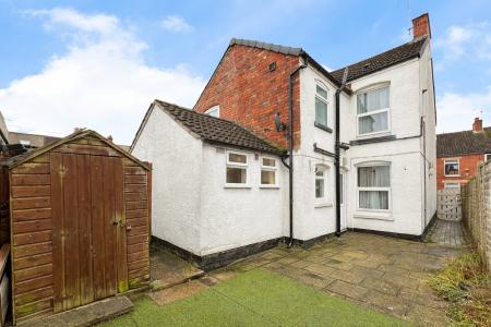 2 bedroom End of terrace house for sale in Dudley Road, Grantham, NG31