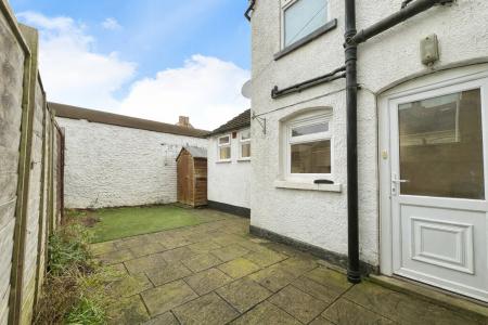 2 bedroom End of terrace house for sale in Dudley Road, Grantham, NG31