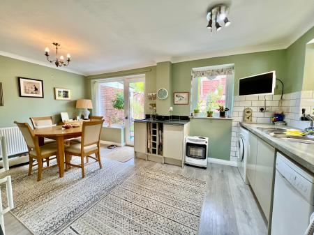 3 bedroom Semi-detached house for sale in Cold Harbour Lane, Grantham, NG31