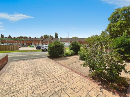 3 bedroom Semi-detached house for sale in Cold Harbour Lane, Grantham, NG31
