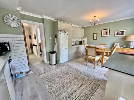 3 bedroom Semi-detached house for sale in Cold Harbour Lane, Grantham, NG31