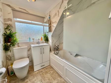 3 bedroom Semi-detached house for sale in Cold Harbour Lane, Grantham, NG31