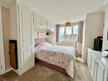 3 bedroom Semi-detached house for sale in Cold Harbour Lane, Grantham, NG31