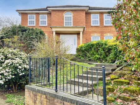 4 bedroom Detached house for sale in Lindisfarne Way, Grantham, NG31