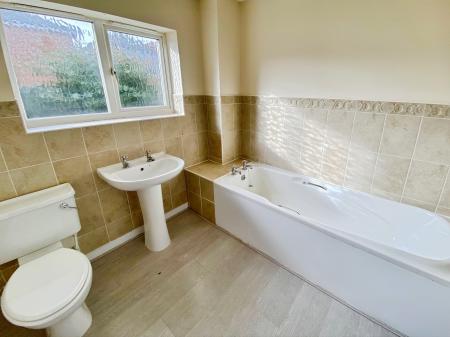 4 bedroom Detached house for sale in Lindisfarne Way, Grantham, NG31