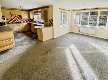 4 bedroom Detached house for sale in Lindisfarne Way, Grantham, NG31