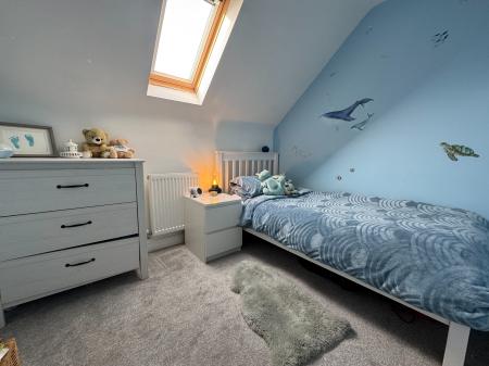 4 bedroom Semi-detached house for sale in Thorneydene Gardens, Grantham, Grantham, NG31