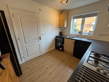 4 bedroom Semi-detached house for sale in Thorneydene Gardens, Grantham, Grantham, NG31