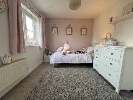4 bedroom Semi-detached house for sale in Thorneydene Gardens, Grantham, Grantham, NG31