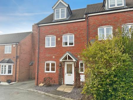 4 bedroom Semi-detached house for sale in Thorneydene Gardens, Grantham, Grantham, NG31