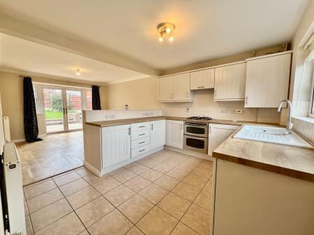 4 bedroom Detached house for sale in St. Mellion Drive, Grantham, NG31