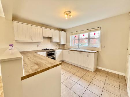 4 bedroom Detached house for sale in St. Mellion Drive, Grantham, NG31