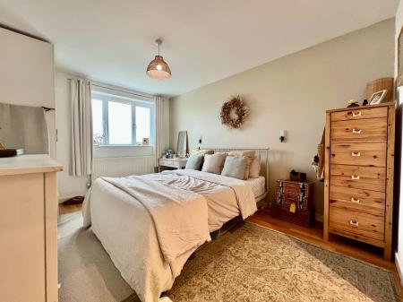 3 bedroom Semi-detached house for sale in First Avenue, Grantham, NG31