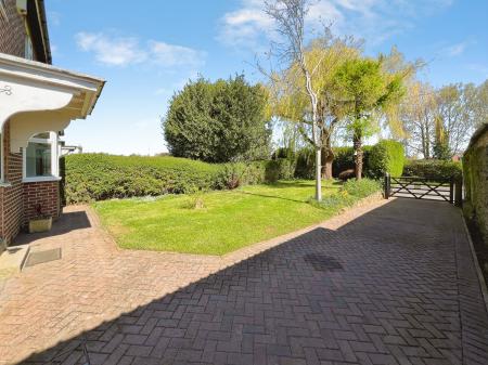 3 bedroom Semi-detached house for sale in High Street, Great Gonerby, NG31