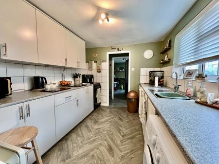 3 bedroom Semi-detached house for sale in Pinfold Lane, Marston, Grantham, NG32