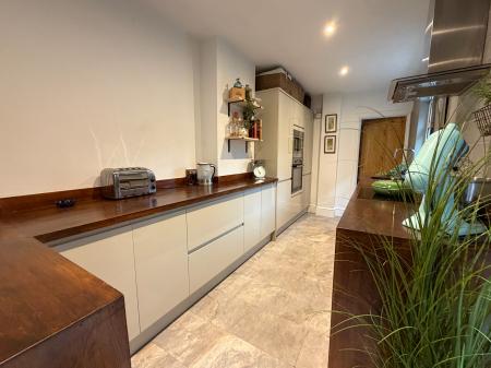 3 bedroom Terraced House for sale in Houghton Road, Grantham, Grantham, NG31