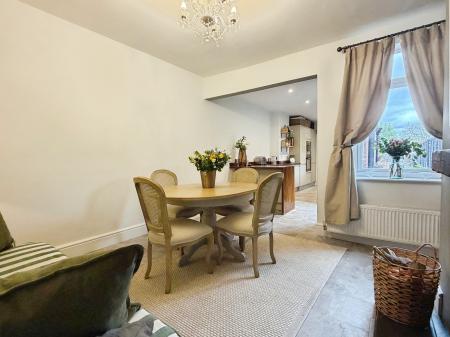 3 bedroom Terraced House for sale in Houghton Road, Grantham, Grantham, NG31