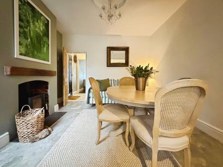 3 bedroom Terraced House for sale in Houghton Road, Grantham, Grantham, NG31