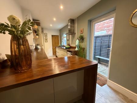 3 bedroom Terraced House for sale in Houghton Road, Grantham, Grantham, NG31