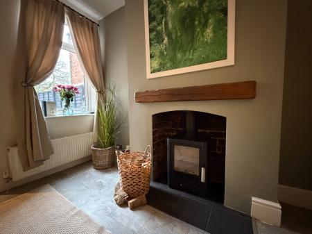 3 bedroom Terraced House for sale in Houghton Road, Grantham, Grantham, NG31