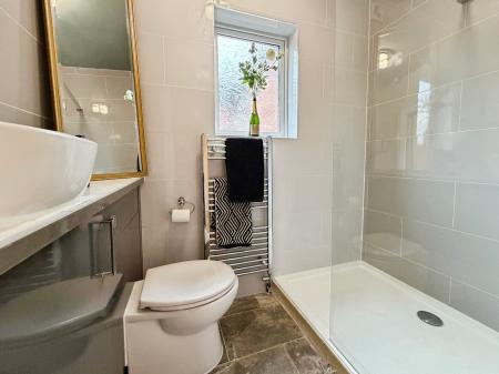 3 bedroom Terraced House for sale in Houghton Road, Grantham, Grantham, NG31