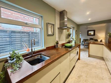 3 bedroom Terraced House for sale in Houghton Road, Grantham, Grantham, NG31