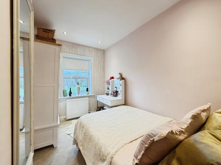 3 bedroom Terraced House for sale in Houghton Road, Grantham, Grantham, NG31