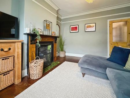 3 bedroom Terraced House for sale in Houghton Road, Grantham, Grantham, NG31