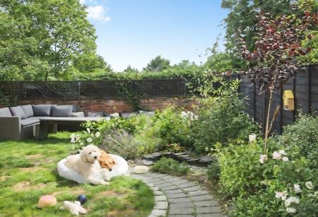 3 bedroom Terraced House for sale in Houghton Road, Grantham, Grantham, NG31