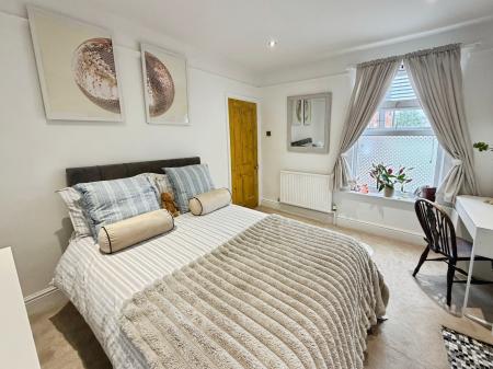 3 bedroom Terraced House for sale in Houghton Road, Grantham, Grantham, NG31