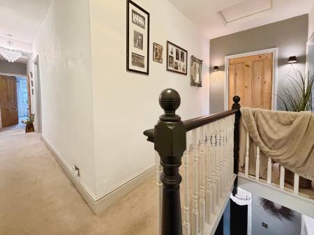 3 bedroom Terraced House for sale in Houghton Road, Grantham, Grantham, NG31