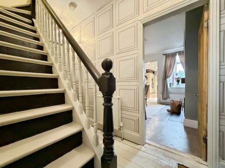 3 bedroom Terraced House for sale in Houghton Road, Grantham, Grantham, NG31