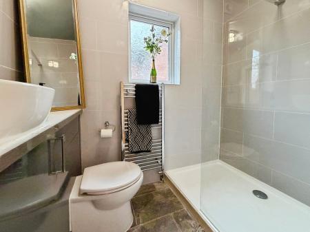 3 bedroom Terraced House for sale in Houghton Road, Grantham, Grantham, NG31