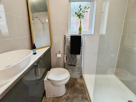 3 bedroom Terraced House for sale in Houghton Road, Grantham, Grantham, NG31