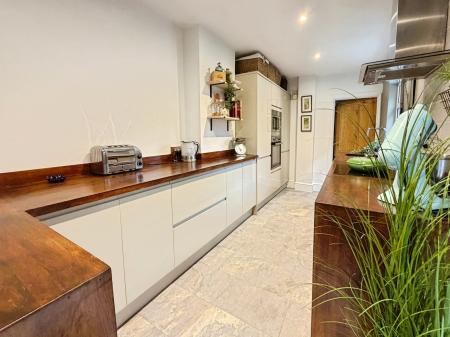 3 bedroom Terraced House for sale in Houghton Road, Grantham, Grantham, NG31