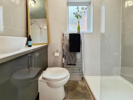 3 bedroom Terraced House for sale in Houghton Road, Grantham, Grantham, NG31