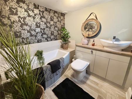 3 bedroom Terraced House for sale in Houghton Road, Grantham, Grantham, NG31