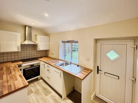 3 bedroom Semi-detached house to let in Sandbeck Cottages, Stragglethorpe, Grantham, LN5