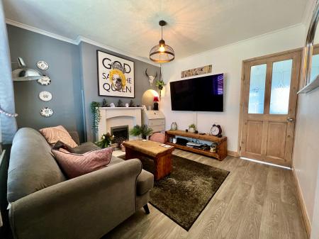 2 bedroom Terraced House for sale in Kingston Avenue, Grantham, Grantham, NG31