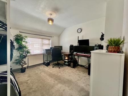 2 bedroom Terraced House for sale in Kingston Avenue, Grantham, Grantham, NG31