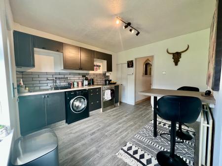 2 bedroom Terraced House for sale in Kingston Avenue, Grantham, Grantham, NG31